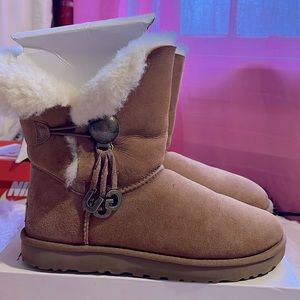 Bailey button dangle key chain UGG boots